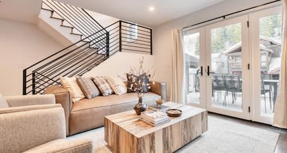 Webster by AvantStay | ⛷️ Central Location w/ Hot Tub and Patio