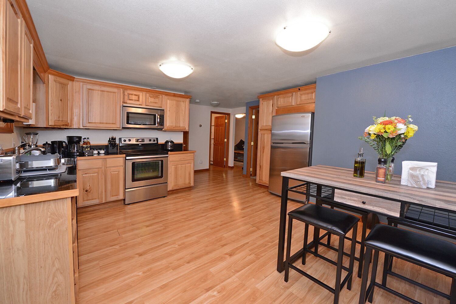 Refrigerador, microondas, horno y parrilla de estufa 