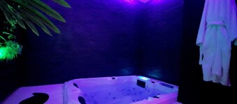 LOVE ROOM LA GAILLARDISE