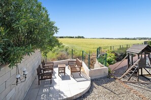 Terrace/patio - Country House 'Sol' with Mountain Views, Wi-Fi and Air Conditioning (Chiclana de la Frontera)