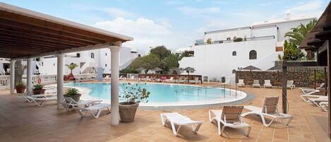 Een verwarmd zwembad