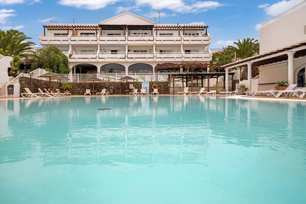 Pool - Apartment Lovely Duplex with Sea Views, Pool & Wi-Fi (Costa Teguise)