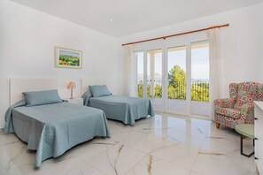 4 bedrooms, iron/ironing board, free WiFi, bed sheets - Villa QUIROS 2 (ETV/2386) Ref: PP30_8pax (Puerto Pollensa)