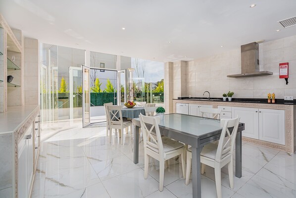 Dining - Villa QUIROS 2 (ETV/2386) Ref: PP30_8pax (Puerto Pollensa)