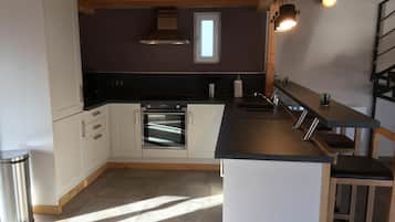 Fridge, microwave, dishwasher