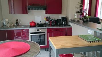 Réfrigérateur, micro-ondes, lave-vaisselle