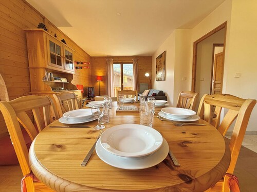 Spacious 3-Room Apartment in Praz-Sur-Arly, Sleeps 6, Central Location, Parking Included