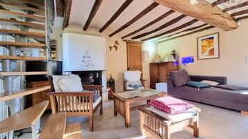 Télévision, cheminée