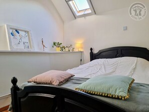 2 chambres, accès au Wi-Fi (inclus), literie fournie