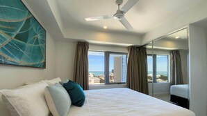 2 habitaciones, escritorio, tabla de planchar con plancha y wifi gratis 