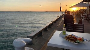 Outdoor dining - “Callington” Darwin City High-Rise (Darwin City)