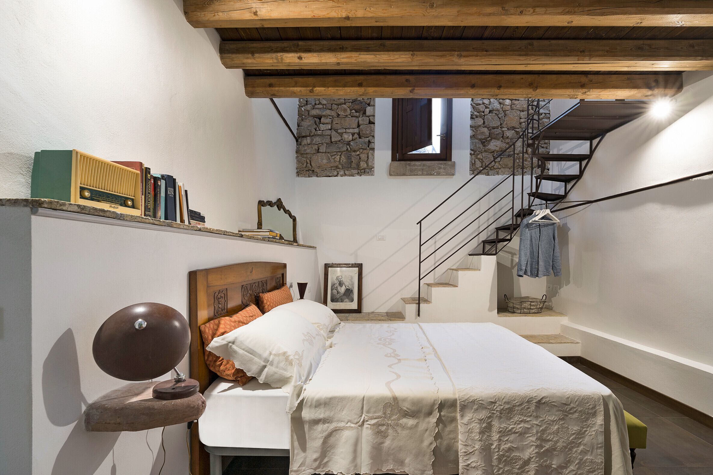 Fer et planche à repasser, Wi-Fi gratuit, draps fournis