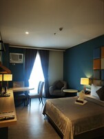 Premier Room | Premium bedding, desk, laptop workspace, WiFi (free)