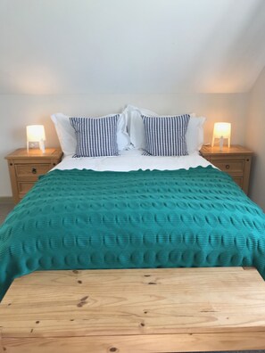 3 bedrooms, iron/ironing board, travel cot, free WiFi
