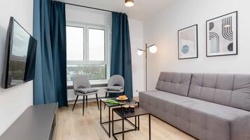 Flat-screen TV, Netflix, streaming services, offices