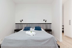 Bügeleisen/Bügelbrett, Reisekinderbett, WLAN, Bettwäsche