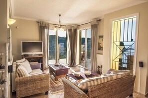 TV - Villa Venus (Corfu)