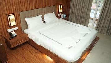 Luxury Studio Suite | Bed sheets