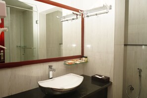 Premium-Vierbettzimmer | Badezimmer