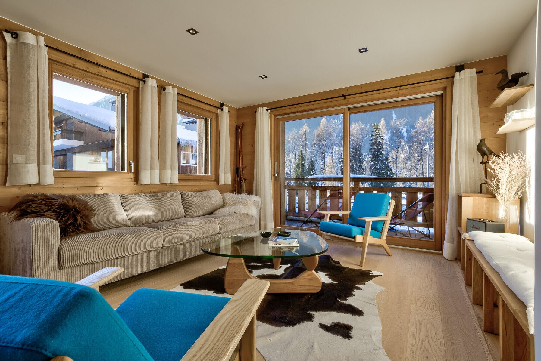 Spacious, dual aspect living area with balconies