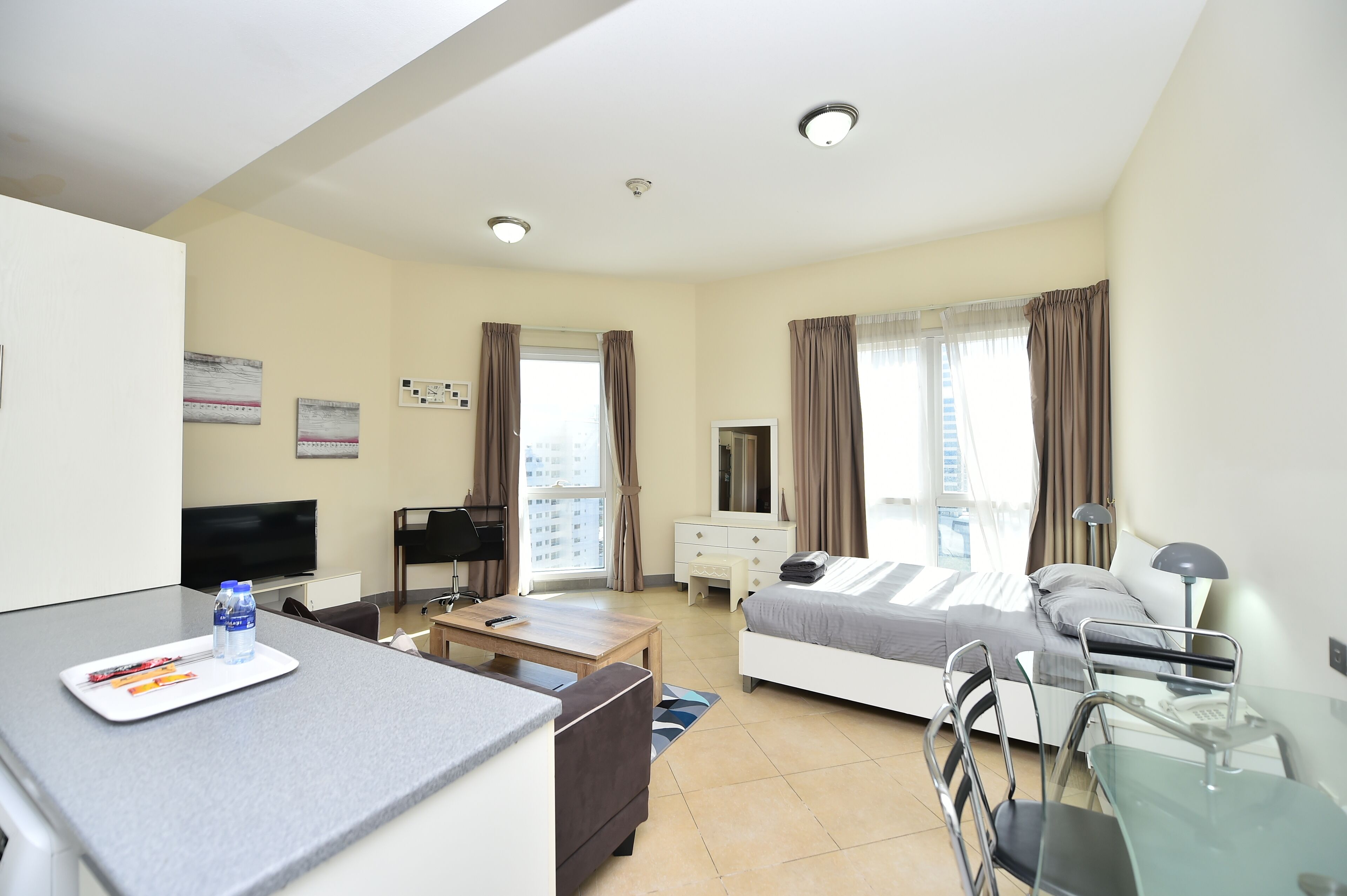 Executive Studio Suite | In-room safe, individually decorated, individually furnished