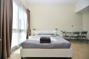 Executive Studio Suite | In-room safe, individually decorated, individually furnished - Alia -Bright furnished studio near metro (Dubai)