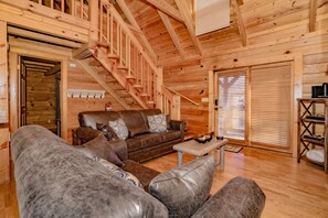 TV, fireplace, table football - Yogi's Layer, Serene Location w/ WIFI, Foosball, $560 In tickets each paid day (Gatlinburg)