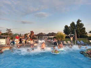 Piscine extérieure, piscine chauffée
