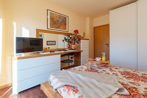 1 makuuhuone, silitysrauta/-lauta, ilmainen Wi-Fi, vuodevaatteet
