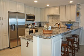 Microonde, lavastoviglie, macchina per tè/caffè