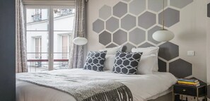5 bedrooms, in-room safe, iron/ironing board, free WiFi - Top of the range in Montrogueil -330sqm 5br family villa-sensational! (Paris)