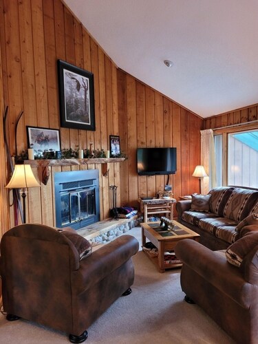 Cable Townhome #3 3 Bedroom Condo by RedAwning