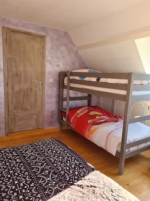 4 bedrooms, iron/ironing board, travel crib