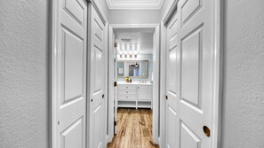 Interior - 🦩Book Me Baby! Secret Agents Welcome ~ Gulf Views The Islander 7007🦩 (Fort Walton Beach)