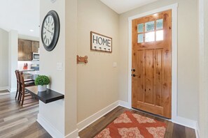 Interior - Mint Julep!  Minutes from Tubing and Canyon Lake! (Canyon Lake)