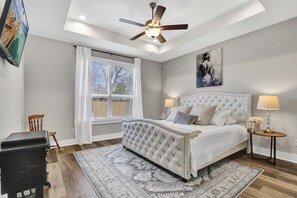 3 chambres, fer et planche à repasser, Wi-Fi, draps fournis