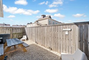 Outdoor dining - Pet-Friendly Townhome w/ Fenced Patio, Pool & Near Beach (Corpus Christi)