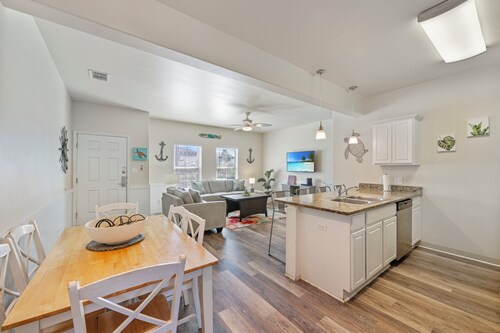 Pet-Friendly Townhome | Fenced Patio, Heated Pool & Beach Nearby