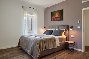 4 chambres, fer et planche à repasser, Wi-Fi, draps fournis
