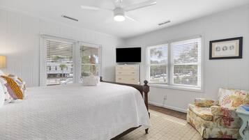 5 bedrooms, iron/ironing board, internet, bed sheets