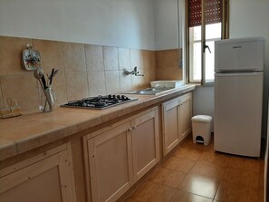 Kühlschrank, Herdplatte