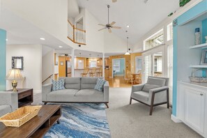 Televisión, reproductor de DVD y tenis de mesa 