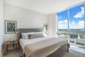 2 bedrooms, iron/ironing board, travel crib, WiFi - Amazing Ocean Views  2/2 Condo, Best Location (Miami)