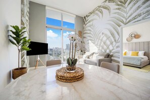 Interior - One Bedroom Condo King Bed With City Views (Miami)