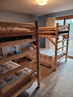 2 bedrooms, bed sheets