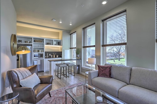 Stylish San Marcos Apt in the Heart of Dwtn!