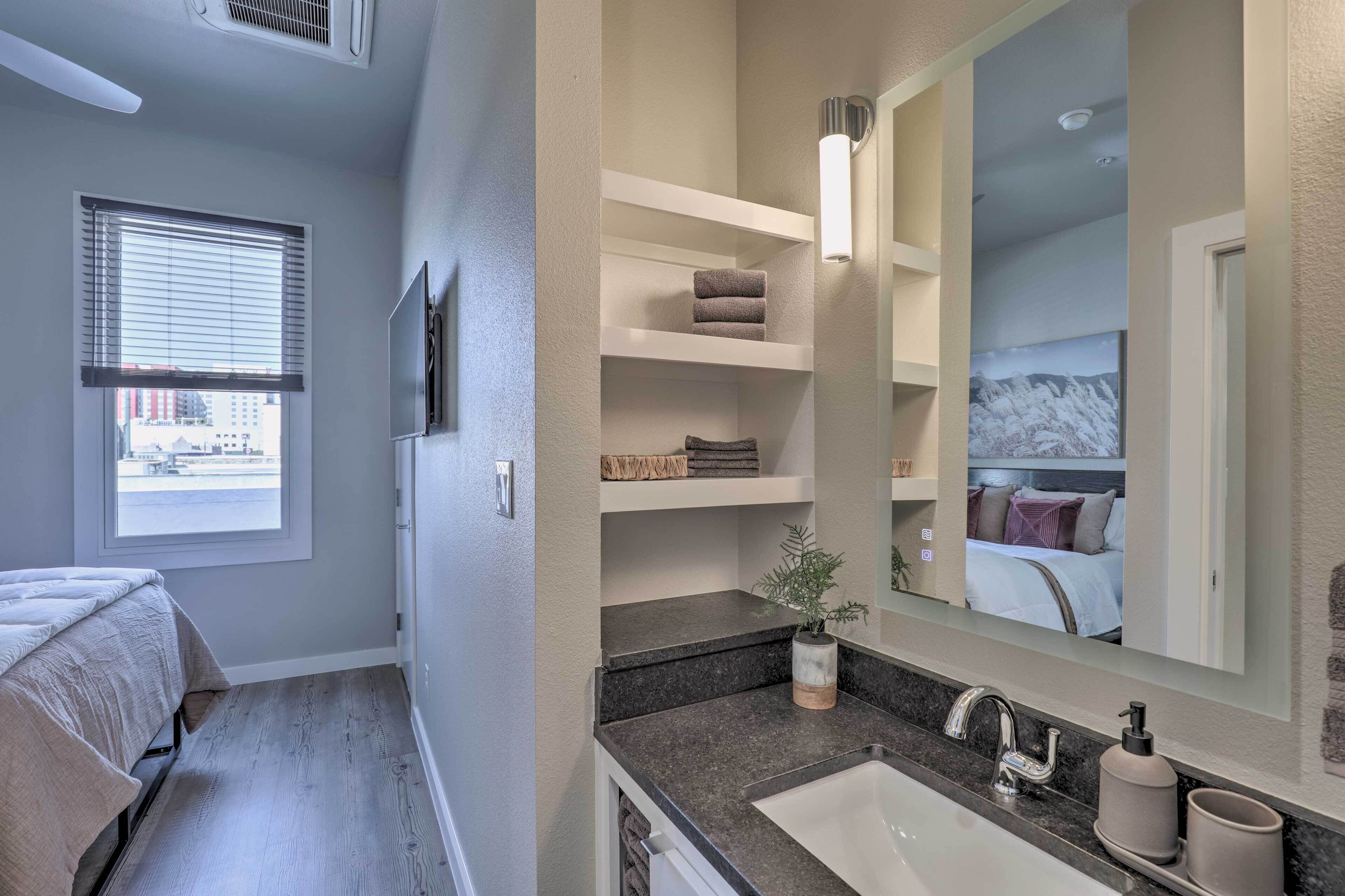 2 bedrooms, desk, iron/ironing board, Internet