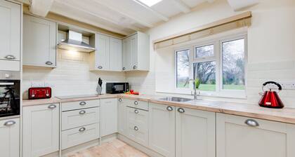 Pwllglas - Three Bedroom House, Sleeps 6
