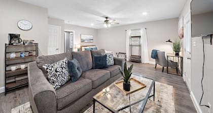 Baytown Stay – Family Studio Near Attractions