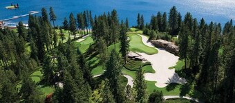 Riverstone Village—Gorgeous Top-Floor Condo, Modern Kitchen, & Community BBQ Area!